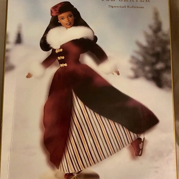 Set of 2 Victorian Skater Barbies - Picture 6 of 6